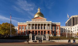 Massachusetts Women Push for Medical Chaperone Law After Alleged Doctor Abuse